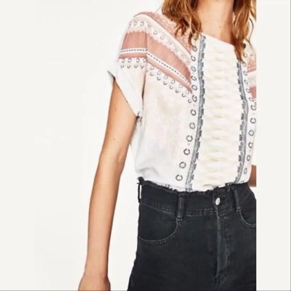 ✨ZARA PRINTED T-SHIRT✨ - Picture 2 of 6